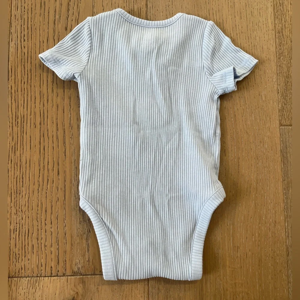 Baby Gap 0-3 month Onsie short sleeve branan bear Tan Stripe Blue Ribbed Neutral